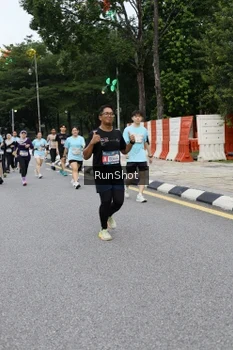 Runner Photo 4300613