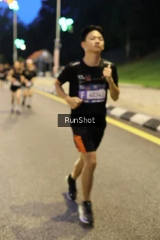 Runner Photo 4300615