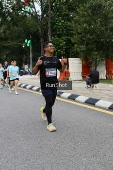 Runner Photo 4300616