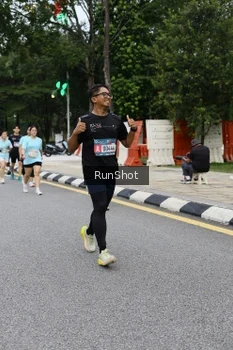Runner Photo 4300617