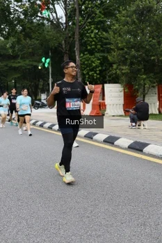 Runner Photo 4300618