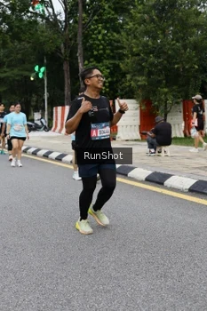 Runner Photo 4300621