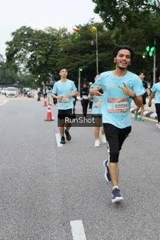 Runner Photo 4300628