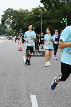 Runner Photo 4300630