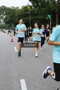 Runner Photo 4300632