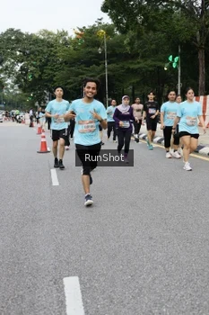 Runner Photo 4300635