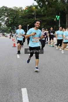 Runner Photo 4300636