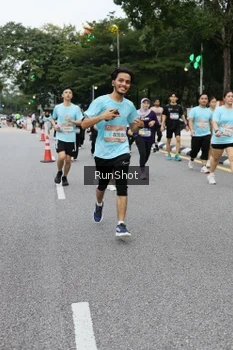 Runner Photo 4300638