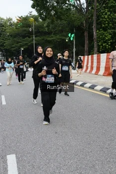 Runner Photo 4300645
