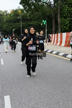 Runner Photo 4300648
