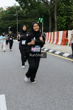 Runner Photo 4300654