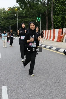 Runner Photo 4300657