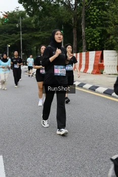 Runner Photo 4300662