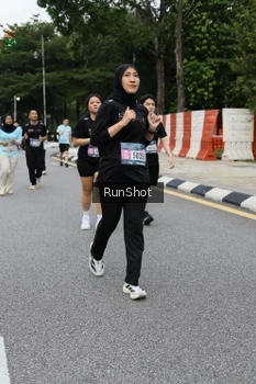 Runner Photo 4300664