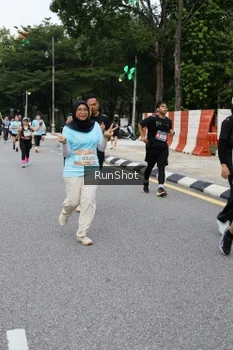 Runner Photo 4300665