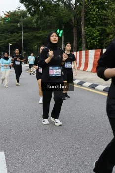 Runner Photo 4300671
