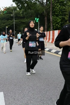 Runner Photo 4300672