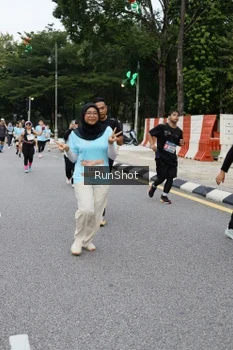 Runner Photo 4300677