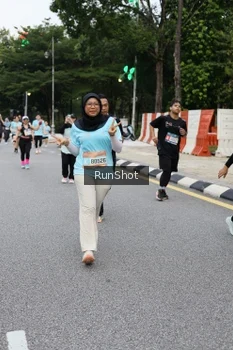 Runner Photo 4300680
