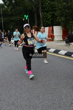 Runner Photo 4300682