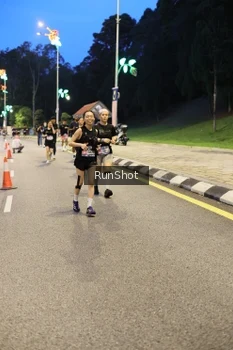 Runner Photo 4300687