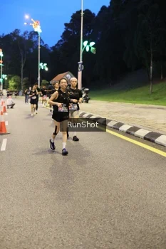 Runner Photo 4300693