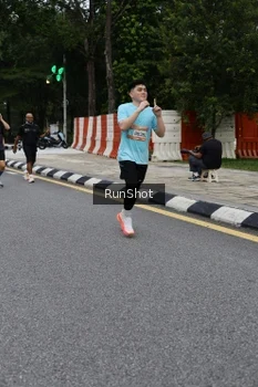 Runner Photo 4300697