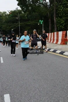 Runner Photo 4300708