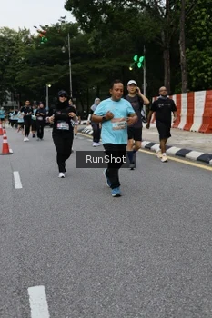 Runner Photo 4300709