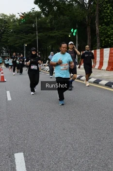 Runner Photo 4300711