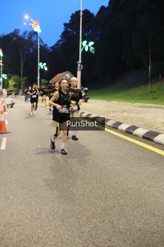 Runner Photo 4300714