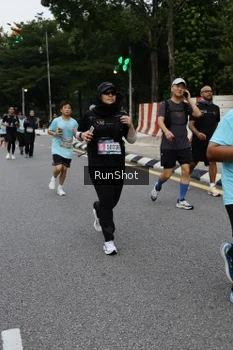 Runner Photo 4300715