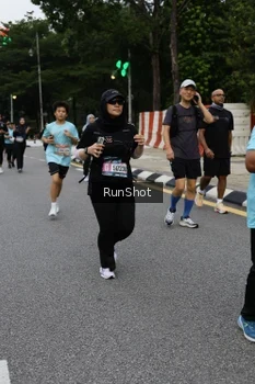 Runner Photo 4300722