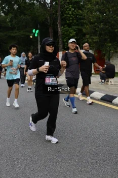 Runner Photo 4300723