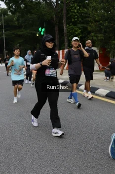 Runner Photo 4300725
