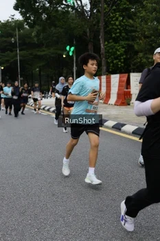 Runner Photo 4300726