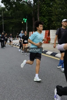Runner Photo 4300728