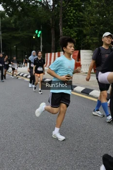 Runner Photo 4300735