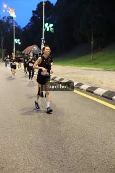 Runner Photo 4300741