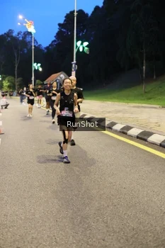 Runner Photo 4300743