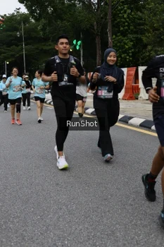 Runner Photo 4300749
