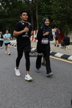 Runner Photo 4300754