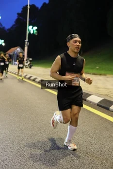 Runner Photo 4300788