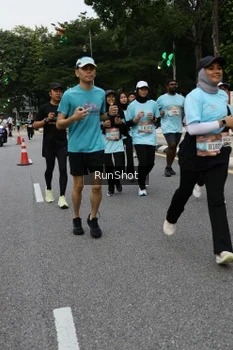 Runner Photo 4300797