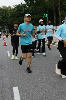 Runner Photo 4300801