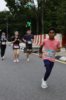 Runner Photo 4300802