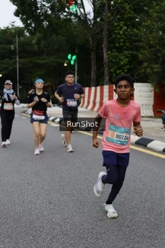 Runner Photo 4300803