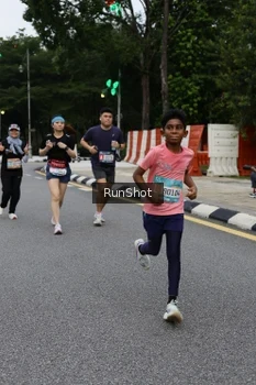 Runner Photo 4300805