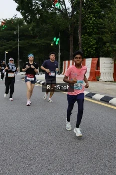 Runner Photo 4300809
