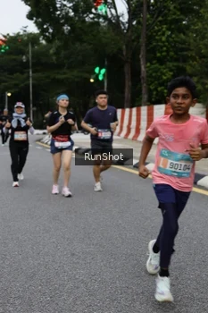 Runner Photo 4300810